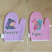 ราคา ถุงมือกันร้อน ถุงมือ แบรนด์ Disney ลายน่ารัก ของใหม่ มือ 1 มีลาย Piglet และ Eeyore ผ้าจับของร้อน แนะนำ ของแต่งครัว ikea (3218755186)