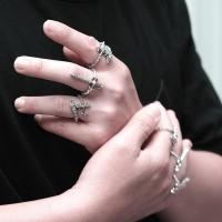 ราคา AKE AKE Prophet's Calibur Braided Ring แหวนเงินแท้ 925 แกะมือ ลงดำขับลาย ลายดาบกางเขนพันลายเกลียว (26717022792)