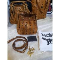ราคา Used MCM แท้ size S 8นิ้ว สภาพดี อะไหล่ยังทอง อุปกรณ์การ์ดและถุงผ้า (5185207466)