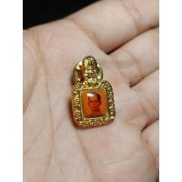 ราคา ล็อกเก็ตในหลวงรัชกาลที่ 9 องค์ราชูปถัมภ์ทุนนวฤกษ์ ปี 2549 (25013207279)