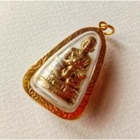 ราคา หลวงปู่ทวด เหยียบน้ำทะเลจืด เลี่ยมกรอบไมครอนแบบทรงบัว จี้พระ วัตถุมงคล โชคลาภ เสริมดวง คุ้มกันภัย (6051313162)