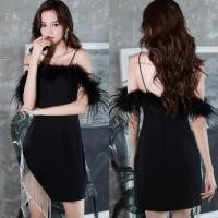 ราคา เดรสสั้นสายเดี่ยวปาดไหล่แต่งขนนกฟรุ้งฟริ้งสีดำ(สินค้าในไทย) (29261974713)