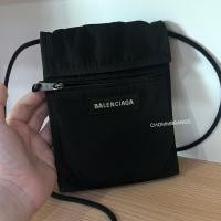 ราคา Balenciaga pouch Explorer สีดำ (28560464903)