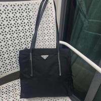 ราคา กระเป๋าสะพายผ้าไนล่อนดำ Prada มือสองของแท้สายหนัง 3 ช่องซิป สภาพใหม่ ซิป YKKสะอาดทุกช่องการใช้งานขนาด 10 นิ้ว น้ำหนักเบา (26405287927)