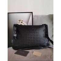 ราคา NewBottega tote รุ่นใหม่ สะพายได้ (2)แบบ ปรับสายสะพายเป็น crossbody ได้นะคะ (8642630414)