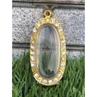 ราคา กรอบพระ ตลับพระ กรอบพระลีลา เม็ดขนุน เงินแท้ 80% ชุบทอง ฝังเพชร ขนาด กว้าง 2.1 ซม สูง 4.4 ซม (7633041929)