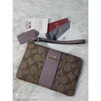 ราคา กระเป๋าคล้องมือ coach 6.5 นิ้ว งานสวย งานดี ซับในปั้ม มาพร้อมถุงผ้า+การ์ด (11059620863)