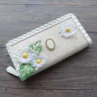 ราคา Lyn Around แท้กระเป๋าสตางค์ใบยาวมือสอง สีขาว แยกช่องเยอะใส่ได้หลากหลาย พร้อมส่ง (21266951041)