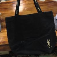 ราคา กระเป๋าผ้าแบรนด์แท้ YSL มือ2 สภาพ 99% ส่งฟรี (6400967351)
