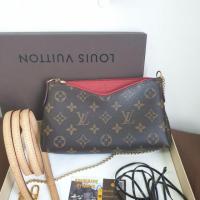 ราคา Lv pallas clutch สวยเก็บ สภาพดี แท้100% (7505110538)