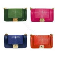 ราคา กระเป๋าสะพายหนังปลากระเบนแท้ผู้หญิง ทรงบอย รุ่นคลาสสิคเชน เลือกสีได้ อะไหล่ทอง หรูหรา หนังปลากระเบนขัดเรียบ หนังแท้100% (6572769771)