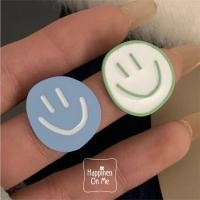 ราคา Happiness On Me ต่างหูอิโมจิหน้ายิ้ม ต่างหูแฟชั่น ก้านเงิน S925 (18412274528)