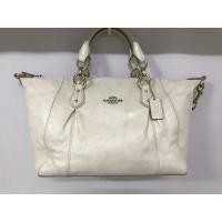 ราคา กระเป๋ามือสอง ของแท้ Coach ทรงหมอน สีขาว หนังแท้ ขนาด 12 นิ้ว พร้อมส่ง (12171992880)