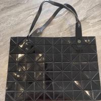 ราคา [ของแท้ มือสอง] กระเป๋า Bao Bao Issey Miyake สีดำ สภาพ 40% กระเป๋าแบรนด์เนม มือสอง มือ2 รายละเอียดด้านล่าง (14928923780)