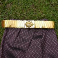 ราคา เข็มขัดเกล็ดปลาชุดไทยยางยืดแต่งคริสตัล สีทอง (16792643189)