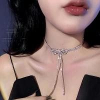 ราคา สร้อยคอแบบติดคอ สาย 3ชั้นฝังเพชรประดับโบว์ฝังเพชร missmeoww (27416055649)