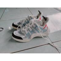 ราคา รองเท้าผ้าใบ Lv มือสอง (10105895493)