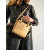ราคา กระเป๋า Charles&Keith ของแท้มือสอง (6096996356)
