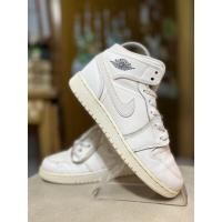 ราคา รองเท้าผ้าใบมือสองของแท้ 100% (Nike Air Jordan High) size36/23.5 cm. (12529132148)