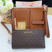 ราคา (สด-ผ่อน) กระเป๋าสตางค์ใบยาว มีสายคล้องมือ ลายmk 2 ซิป 35F8GTVW0B Jet Set Travel double Zip Wristl (27163442298)