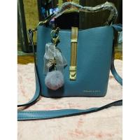 ราคา กระเป๋าทรงถัง charles&keith (8451760472)