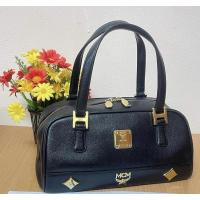 ราคา กระเป๋า MCM มือสอง ทรงหมอนสีดำ ของแท้100% ส่งฟรี❗️ (13761326064)