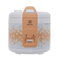 ราคา ELECTROLUX หม้อหุงข้าวอุ่นทิพย์ เคลือบเทฟล่อน 1.8ลิตร 770 วัตต์ รุ่น ERC3105 (9566699036)