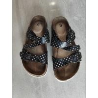 ราคา รองเท้าสวม ทรง birkenstock ไซส์ 35 (17403912549)