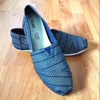ราคา [ใหม่]​รองเท้า Toms Navy Large Herringbone Woven Woman's Classic (2639231428)