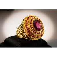 ราคา (R37 ชื่อแบบ "ยี่หุบ") : แหวนแกะสลักลายไทยลงยาถมทองโบราณ ประดับยอดทับทิมเจียเหลี่ยมล้อมพลอยทับทิมสองชั้น (558996954)