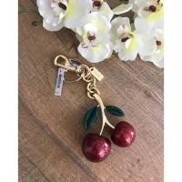 ราคา Coach แท้ ✔️ พร้อมส่ง พวงกุญแจห้อยกระเป่าเชอรี่ | Coach Resin Cherry Bag Charm (2879749890)