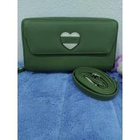ราคา กระเป๋าสตางค์ใบยาว สีเขียว มีสายสะพาย (4560765834)