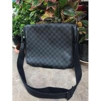 ราคา Louis Vuitton Daniel Damier Graphite Messenger Bag แท้% (2313130696)