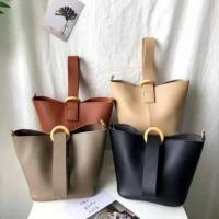 ราคา กระเป๋า Paris Calling (724848177)