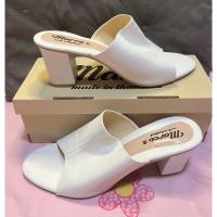 ราคา ส่งต่อ ** รองเท้าส้นสูงสีขาว เบอร์39 มือ1 พื้นใหม่ แค่ลอง (20784735970)