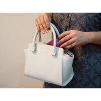 ราคา กระเป๋าสะพายข้างสีขาว Charles & Keith ❤️ ของแท้ ❤️ (813156271)