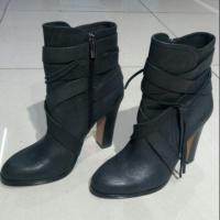 ราคา รองเท้าบูทหนังแท้ ยี่ห้อ vince camuto ใหม่ซื้อมาแล้วไม่ได้ใช ้สินค้านำเข้าจาก อเมริกา (6116598857)