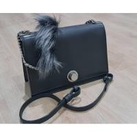 ราคา กระเป๋าcharles & keith มือสองของแท้% (15118504870)