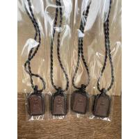 ราคา สมเด็จ9ชั้นแร่เหล็กน้ำพี้ถักเชือกเทียนพร้อมเชือกห้อยคอ (5655412004)