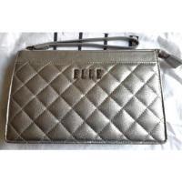 ราคา กระเป๋าสตางค์ ELLE คล้องมือ สีเทาเงิน ใหม่ แท้ (21669220121)