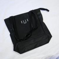 ราคา [มือ2] กระเป๋า ELLE Paris สะพายไหล่ ผ้าหนา สีดำ ใส่ของได้เยอะ สภาพดีมากๆ ค่ะ (24278464962)