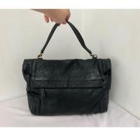ราคา Anne Klein กระเป๋าหนังแท้นุ่มๆ ทรงถือใส่ไอแพดได้ ตัวเล็กคล้องไหล่ได้ค่ะ (25823615181)