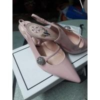 ราคา รองเท้าส้นสูงแบรนด์lyn (6674059007)