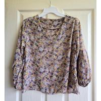 ราคา 69บ. เสื้อวินเทจ เสื้อลายดอก อก 40ไซส์ M L ผ้าชีฟอง ผ้าบาง ต้องใส่เสื้อซับใน มือสอง สภาพดีมาก/ (27509128498)