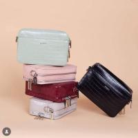 ราคา ส่งต่อกระเป๋า muniga รุ่น cloudy สีเขียวพาสเทล (18271274722)