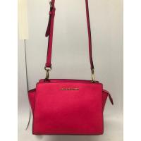 ราคา กระเป๋ามือสอง MICHAEL KORS หนัง Saffiano สีชมพู อะไหล่ทอง ขนาด 9 นิ้ว พร้อมส่ง (17496028826)