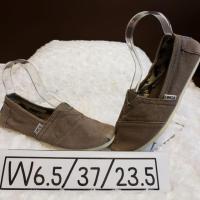 ราคา TOMS แท้ มือ 2 (702949114)