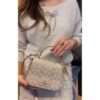 ราคา Coach cx576 กระเป๋าสะพายข้างค่ะ รุ่นใหม่ล่าสุด ลายc สีchampagne (28570536136)