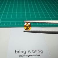 ราคา บุษราคัม (yellow sapphire) จากศรีลังกา น้ำหนัก 0.5 กะรัต (5.0x4.0mm) พลอยธรรมชาติ เผ่าเก่า พลอยสีเหลืองทองสวย ใสสะอาด (19464277627)