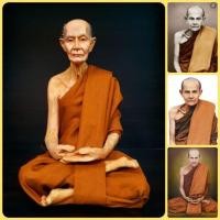 ราคา หลวงปู่มั่น ภูริทัตโต (หน้าตัก5นิ้ว สูง18ซม.)งานไฟเบอร์หุ่นขี้ผึ้ง ห่มจีวรติดผมจริง (9816823743)